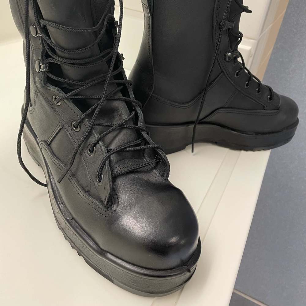 Goretex Black Boots Size 6R